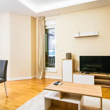 Angelina Lux With Garage