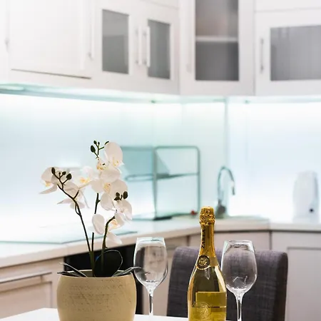 Angelina Lux With Garage * Belgrad